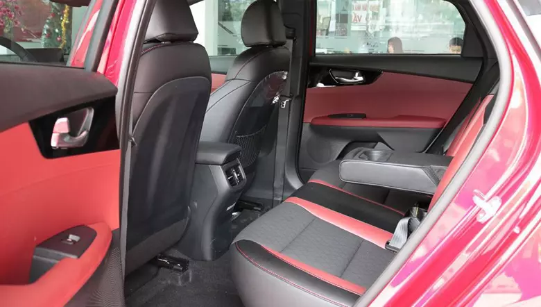 Đuôi xe hiện đại của Kia Cerato bản premium 2021