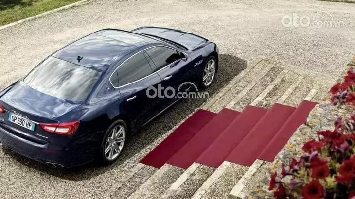 Thân xe Maserati Quattroporte