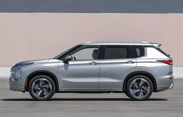 Hệ thống đèn xe Mitsubishi Outlander 2023