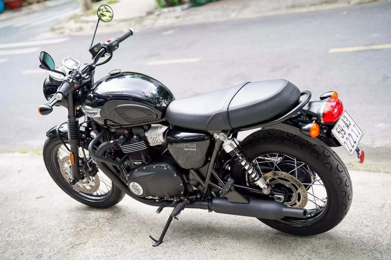 Bonneville T100 sở hữu hàng trăm phụ kiện đã được ra mắt