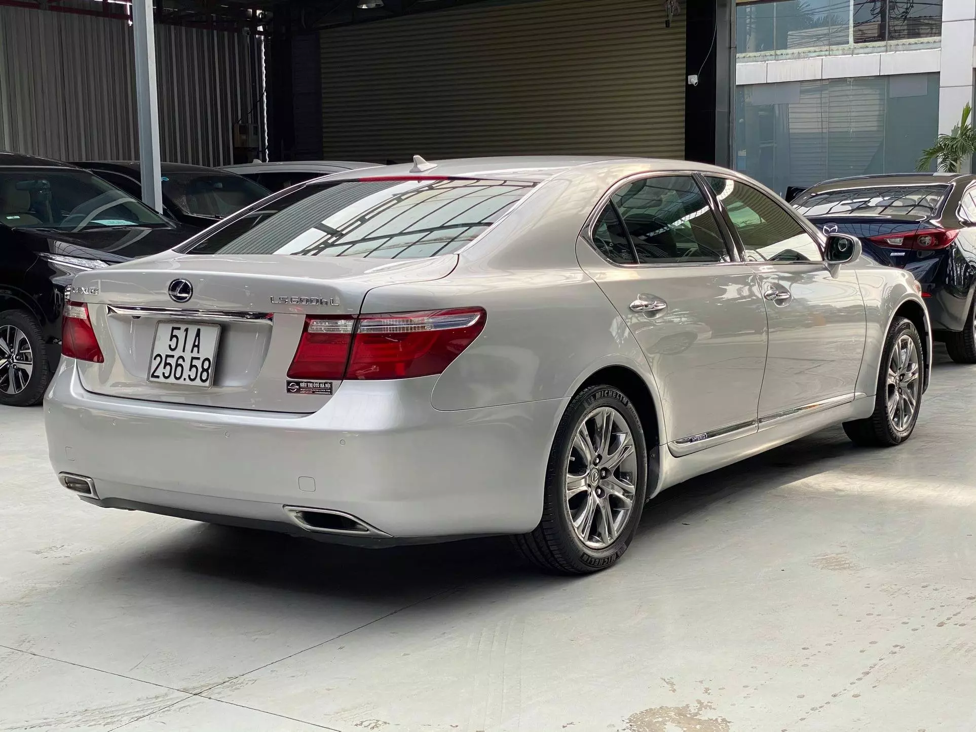 Lexus LS600hL - Xe sang 15 năm tuổi nhưng công nghệ trước thời đại