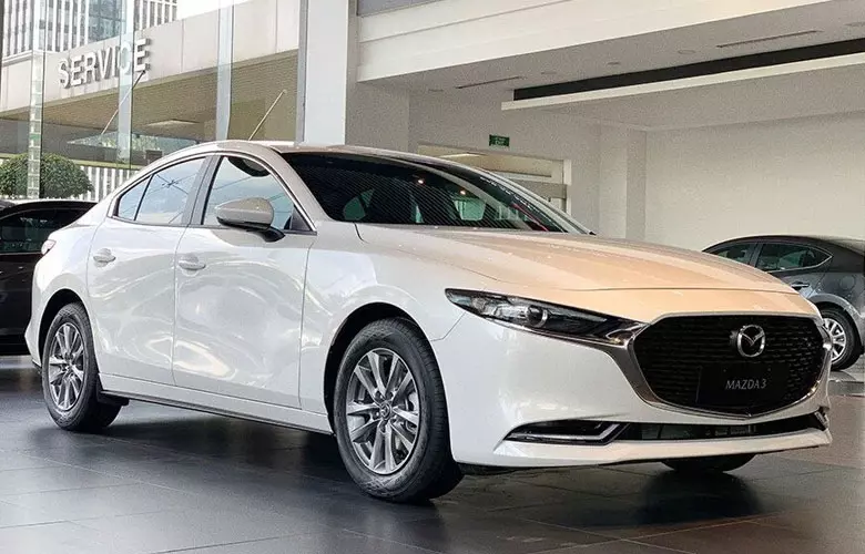 Giá lăn bánh Mazda 3 Sport 1.5 Luxury dao động từ 782 - 801 triệu đồng.