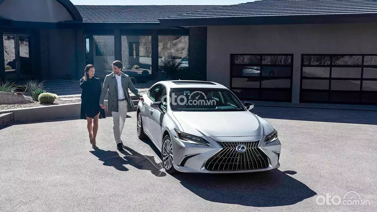 Ngoại thất Lexus ES 250.