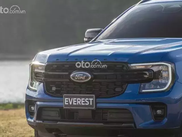 Ford Everest mới có gì khác biệt với bản cũ? 1