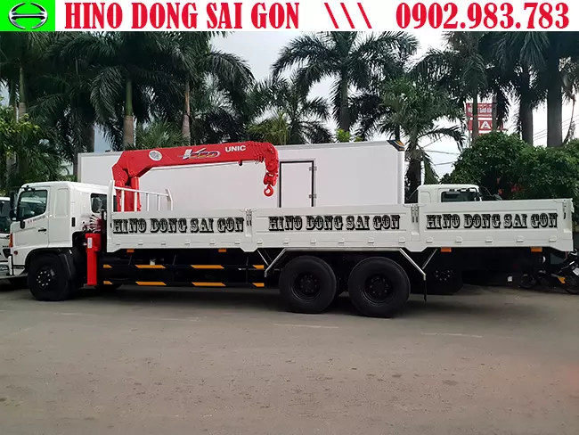 Thùng xe tải cẩu dài 8,2m