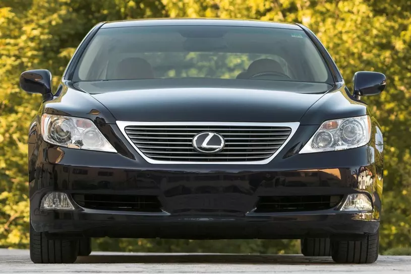 lưới tản nhiệt Lexus LS460L