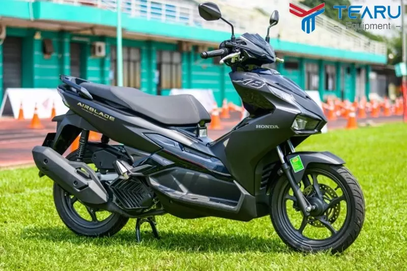 Honda Air Blade được thiết kế khá sắc nét, thanh thoát với tổng thể dáng xe khá thon gọn