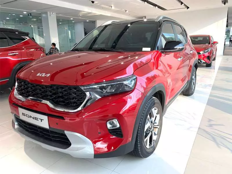 Cạnh đầu xe Kia Sonet Premium