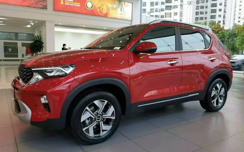 Cạnh đầu xe Kia Sonet Luxury