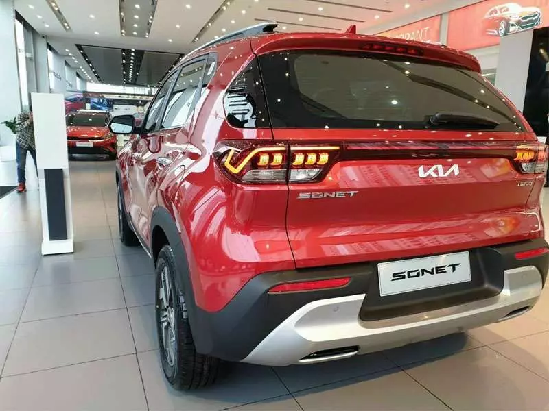 Đuôi xe Kia Sonet Luxury