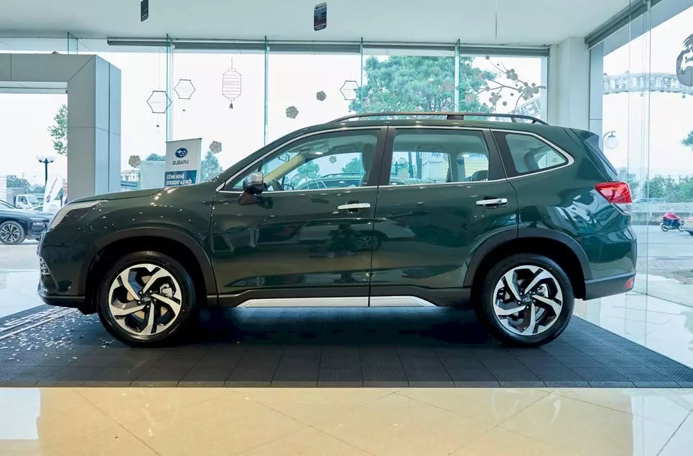 Subaru Forester 2023: Giá xe từ 969 triệu, an toàn ưu việt với Eyesight 4.0