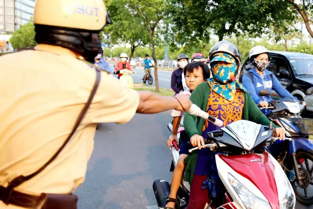 Mức phạt không mang bằng lái ô tô