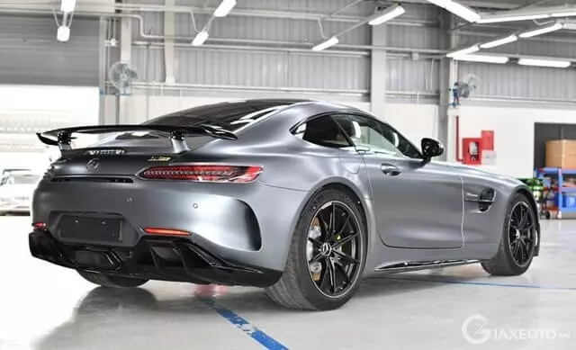 duoi-xe-mercedes-amg-gt-r-coupe