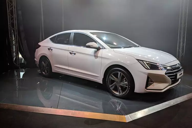 Hyundai Elantra 2019