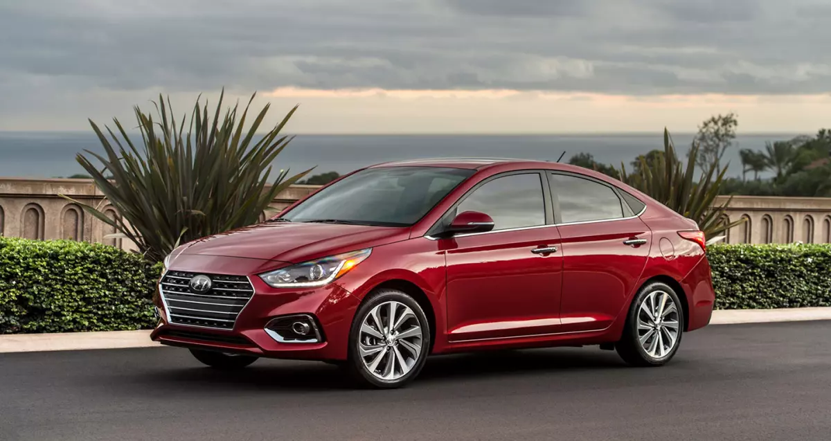 hyundai-accent-2018-04