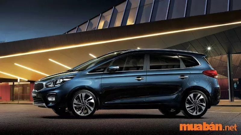 Giá các phiên bản xe Kia Rondo cũ hiện nay