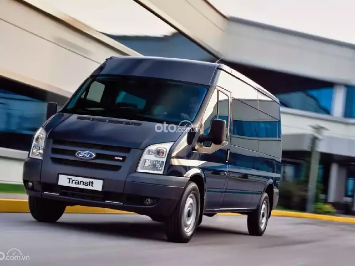 Giá xe Ford Transit mới nhất