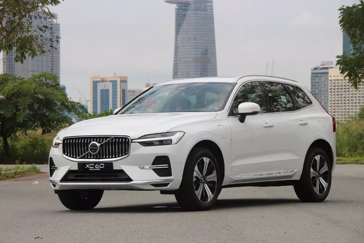 Như vậy, Volvo XC60 Ultimate là mẫu SUV 5 chỗ hạng sang hiếm hoi ở tầm giá 2-3 tỷ đồng được trang bị tiêu chuẩn công nghệ hybrid.