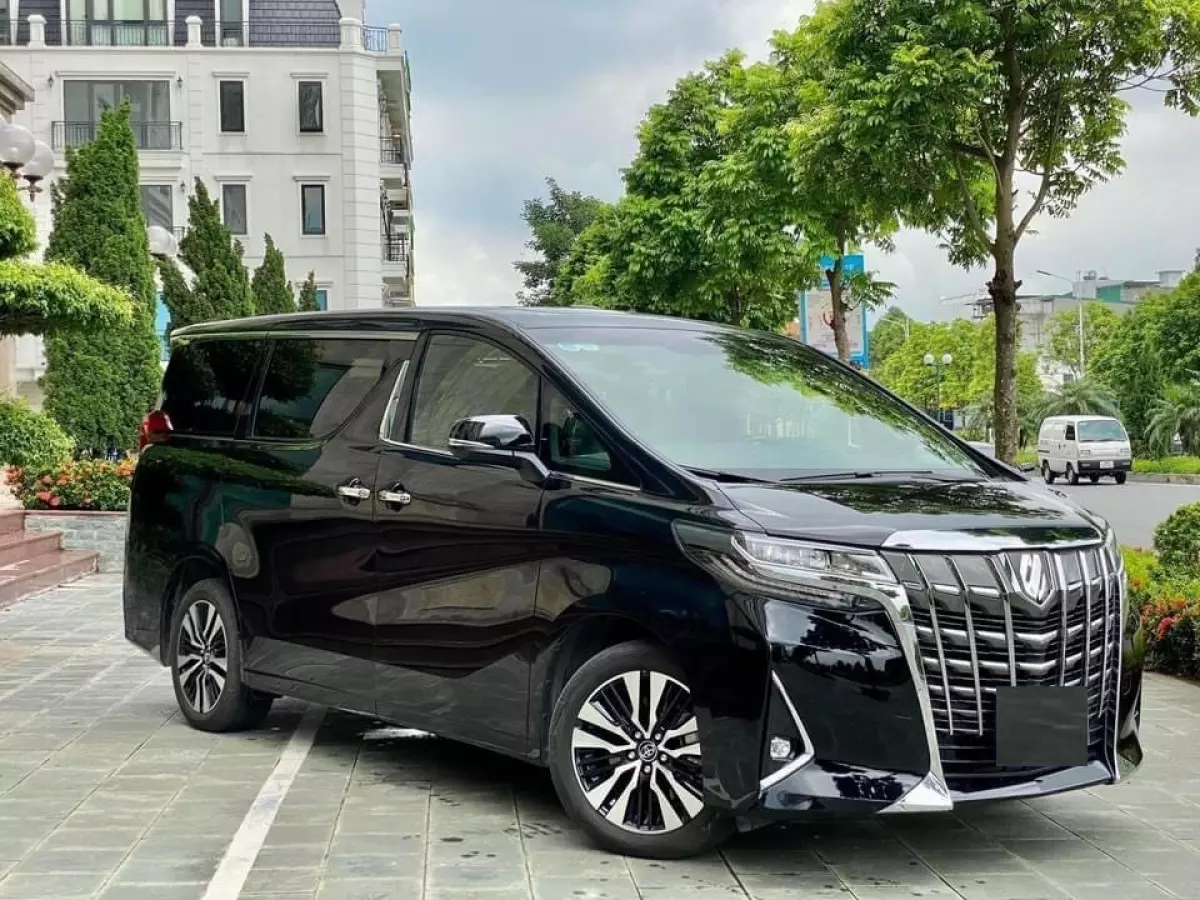 Đánh giá Toyota Alphard sau 4 năm lăn bánh Không hổ danh chuyên cơ mặt đất