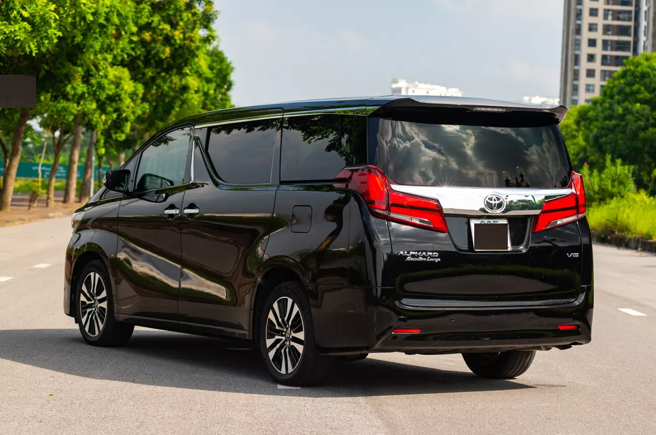 Toyota Alphard 2018 ấn tượng với kích thước ngoại cỡ