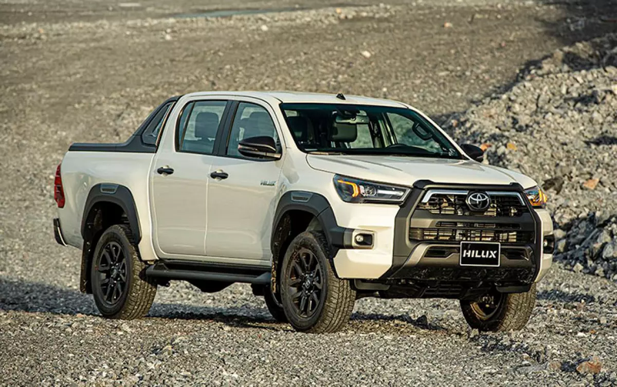 Bán tải Toyota Hilux 2021