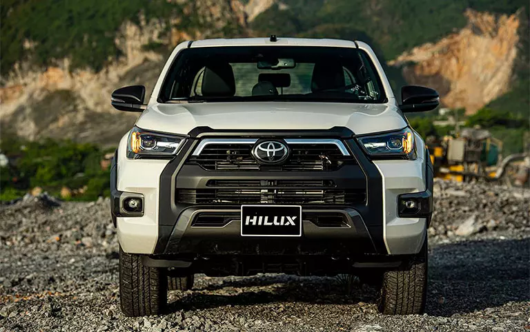 Ngoại thất Toyota Hilux 2021