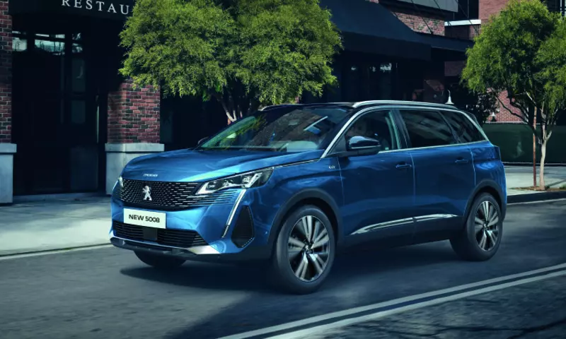 Giá thành xe Peugeot 5008 khá cao so với các dòng xe cùng phân khúc