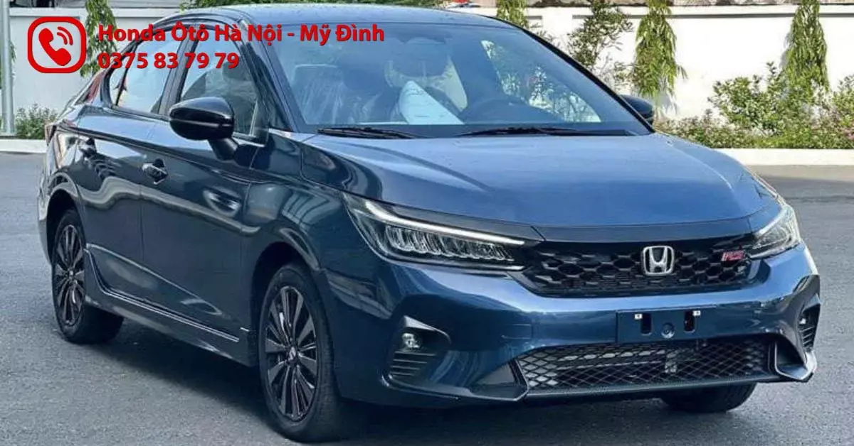 Ngoại thất của Honda City RS màu xanh theo phong cách thiết kế thể thao đầy mạnh mẽ, cuốn hút