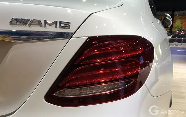 mam-xe-mercedes-e350-amg