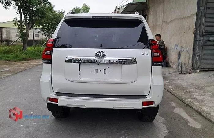 Đuôi xe Toyota Prado 2022