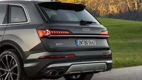 Audi SQ7 2023 - Mặt trước