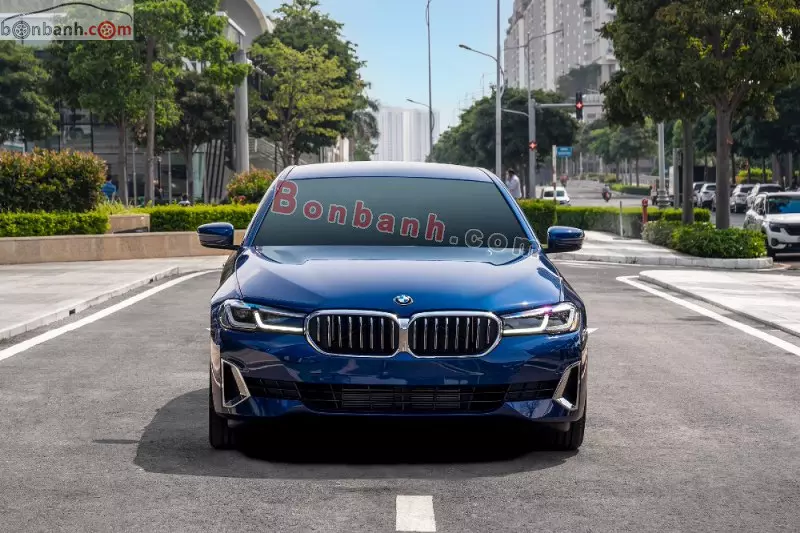 Đầu xe BMW 5 Series 2023