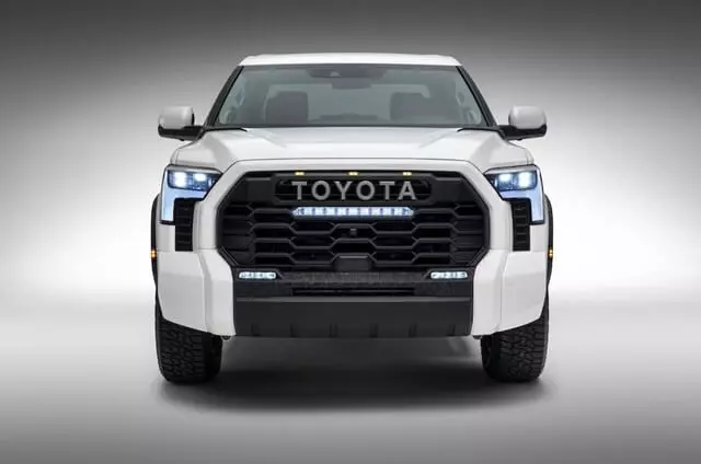 Toyota-Tundra-than-xe