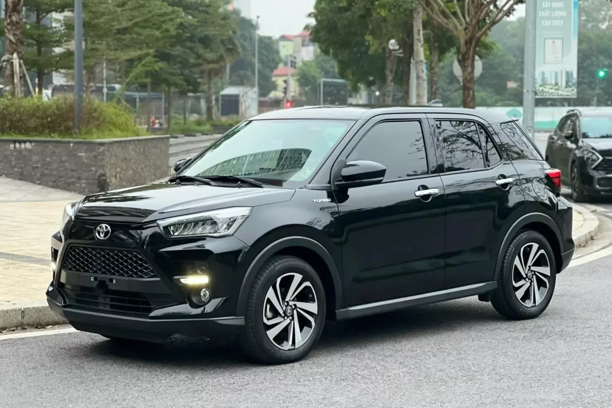 Giá bán mới đem lại cơ hội bứt phá doanh số cho Toyota Raize. Hiện tại, sức tiêu thụ của model này chưa thể so được với đối thủ Hàn Quốc (Ảnh: Cường Nguyễn)