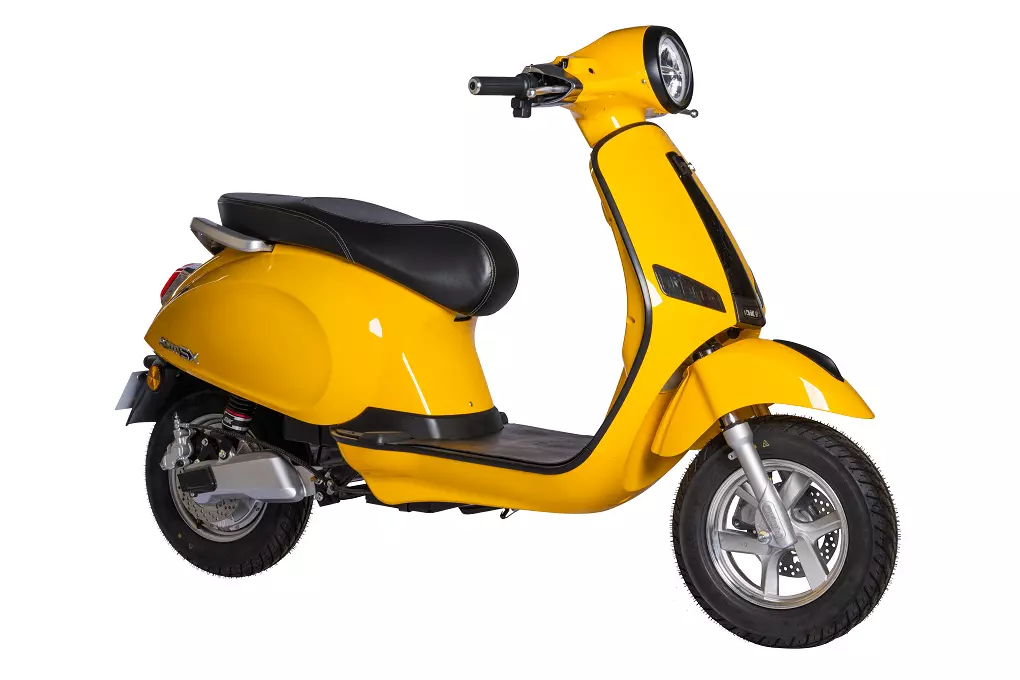 Thiết kế không khác gì một chiếc Vespa của DK ROMA SX