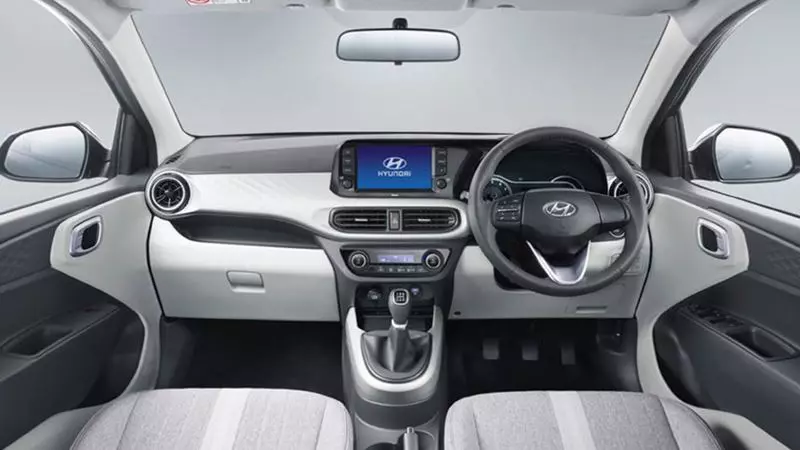 Khoang lái Hyundai Grand i10