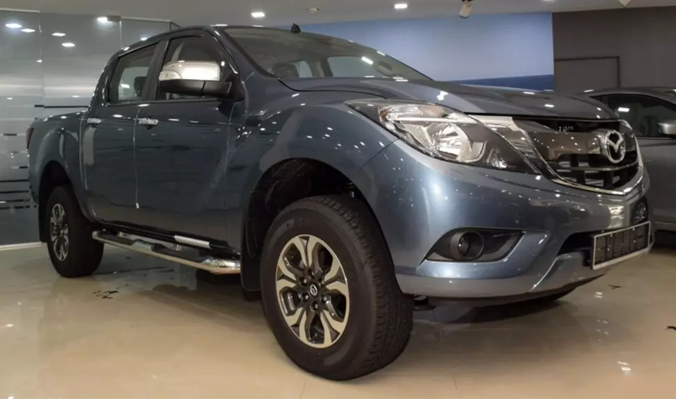 Giá Xe Mazda BT-50 2.2 Luxury AT