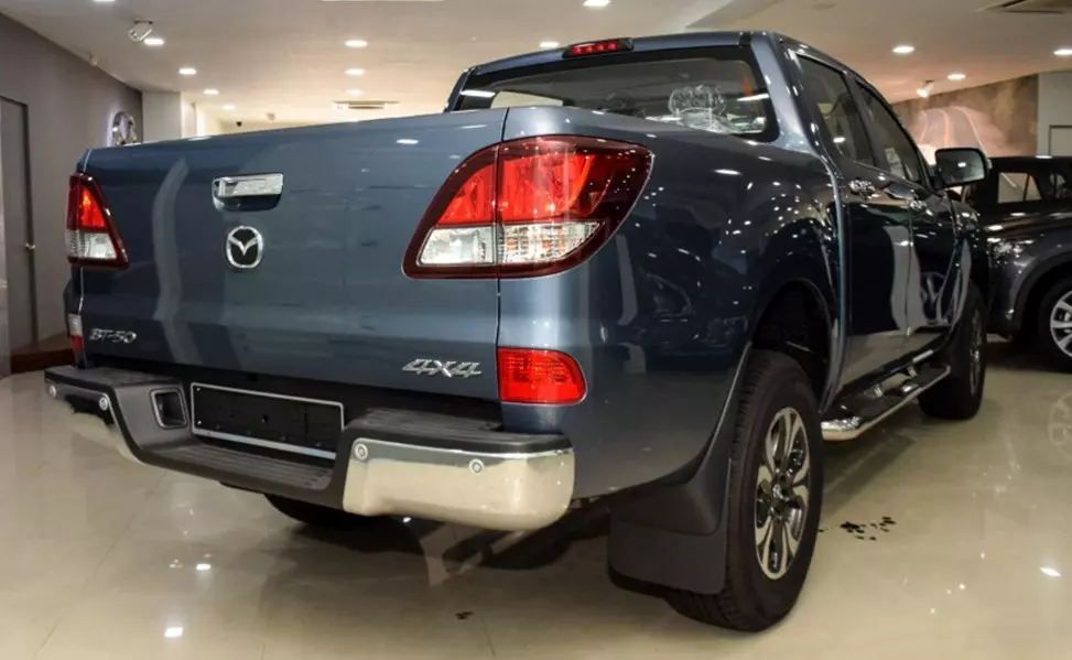 Giá Xe Mazda BT-50 2.2 Luxury AT