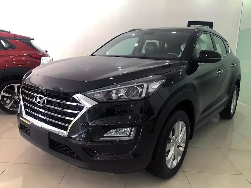 Xe Tucson tiêu chuẩn 2019 màu đen