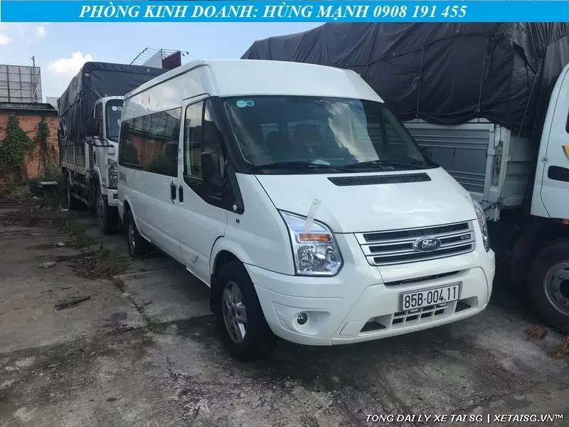 Ngân hàng phát mãi xe Ford Transit 16 chỗ cũ