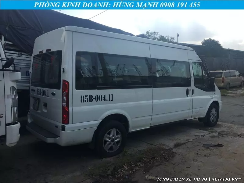 xe Ford Transit 16 chỗ cũ màu trắng