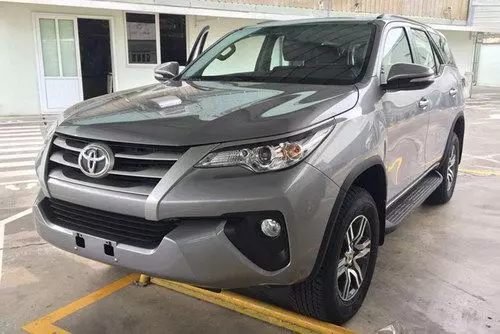 Ngoại thất Toyota Fortuner máy dầu 2017