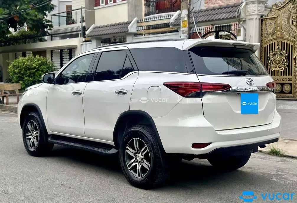 Ngoại thất Toyota Fortuner 2019 máy dầu số tự động