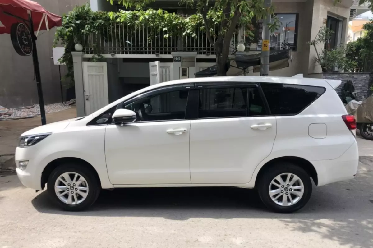 Cách nhận biết các đời xe Toyota Innova