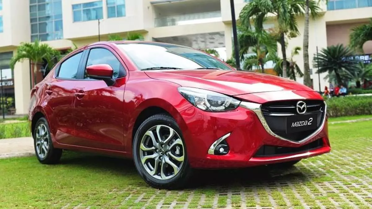 Chi tiết xe Mazda 2 Sedan 2019 - khác biệt bản Deluxe và Premium - Ảnh 1