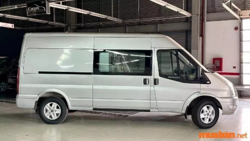 Xe Ford Transit giá rẻ