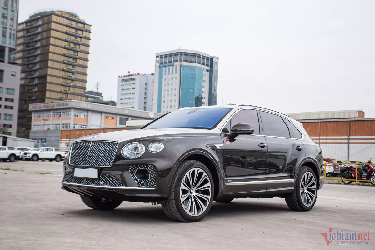 Ngắm Bentley Bentayga giá hơn 16 tỷ đồng có màu sơn độc nhất Việt Nam