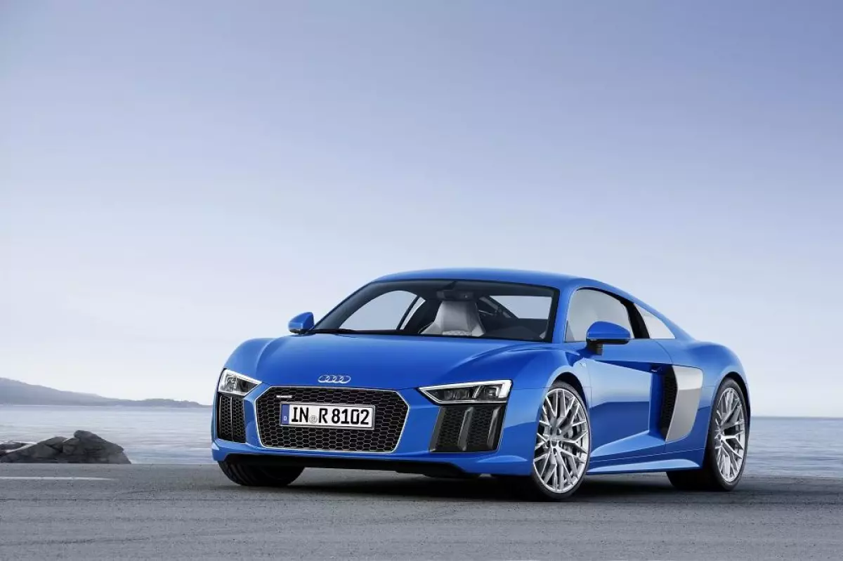 audi r8 2015