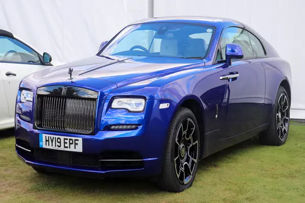 Xe Rolls-Royce Wraith 2023 có giá khởi điểm từ 332.000 USD