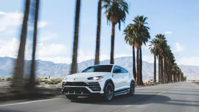 Lamborghini Urus 2023 vận hành mạnh mẽ.